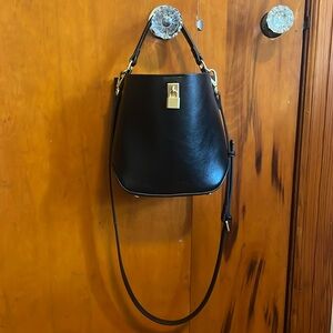 Mini-shopper with rear padlock